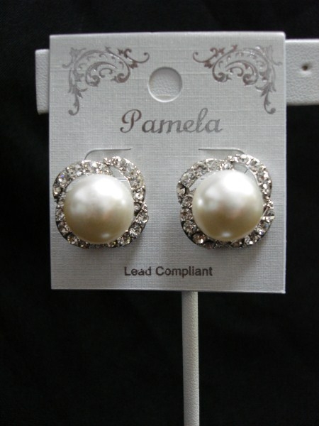 Pearl Earrings in Silver